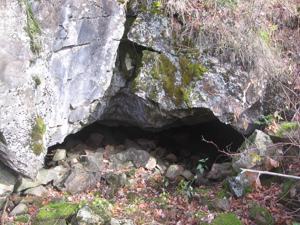 P. Lake Cave in Ontario.
